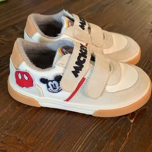 Zara Mickey Mouse Toddler Velcro Sneakers 9T/25